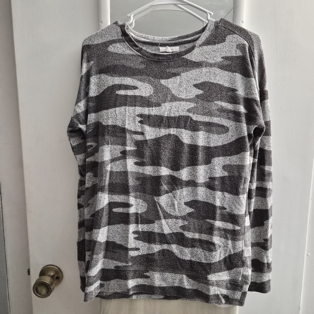 Maurices Gray and White Camouflage Sweatshirt